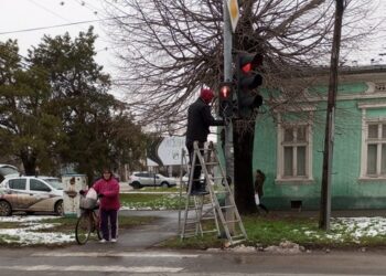 Postavljena zvučna signalizacija na semaforima u Kovinu