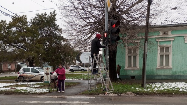 Postavljena zvučna signalizacija na semaforima u Kovinu