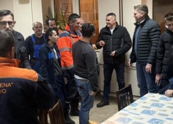 Gradonačelnik Stevanović i poslanik Tešić na terenu sa 3. smenom čistača