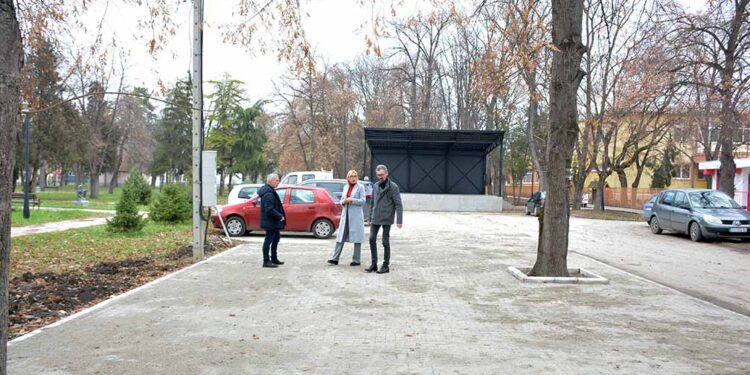 Završeni građevinski radovi na projektu „Porodični trg“ u Opovu