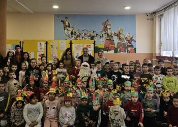 Fantastična praznična atmosfera u Jabuci: Program i paketići za dečju sreću