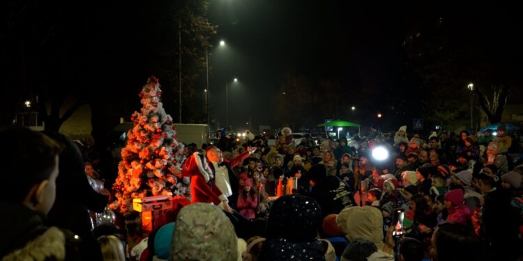 Pogledajte kako su Pančevci na Tesli i Kotežu dočekali Deda Mraza (VIDEO)