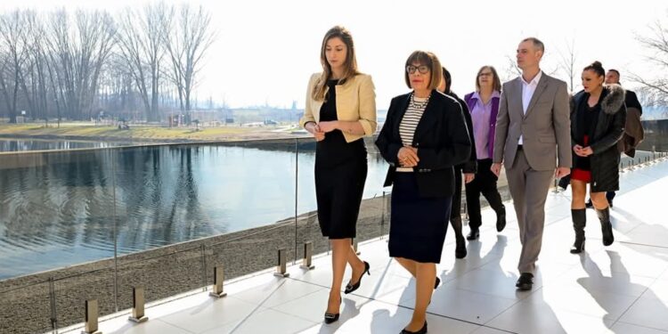 Predsednica Pokrajinske vlade Maja Gojković posetila Kovin (FOTO)