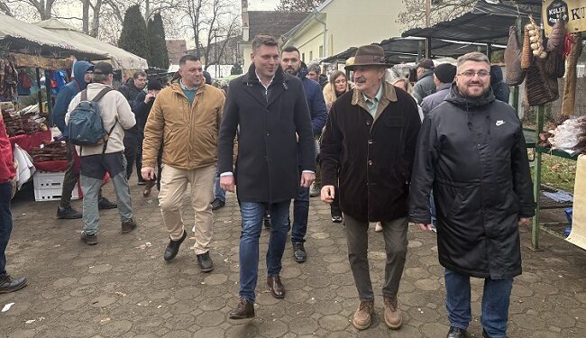 Praznik za gastronome: Svečano otvorena „Slaninijada“ u Kačarevu
