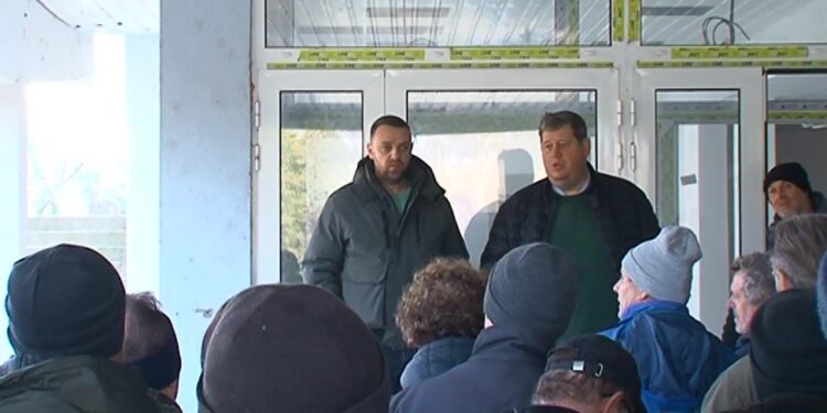 Zainteresovani građani posetili Dom kulture u Padini: Nastavlja se sa radovima!