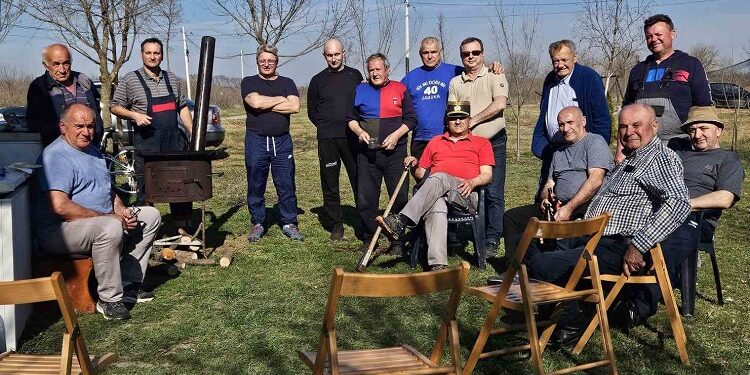 Priobalje Tamiša kod Jabuke obogaćeno sadnicama duda