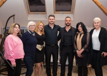„Poezija i muzika kao pečat na duši“ – Glumci Đurašević i Dimoski zabavili kovinsku publiku
