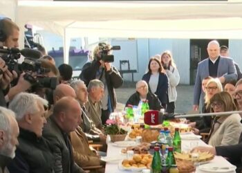 Predsednik Vučić posetio poljoprivrednu kompaniju Miloša Kreculja u Sefkerinu