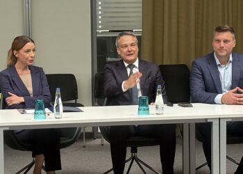 Gradonačelnik Pančeva sa potpredsednicom Vlade posetio kompaniju ZF Srbija