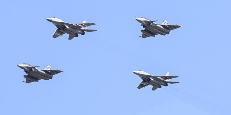 Pančevačka Utva praviće delove za francuske Rafale