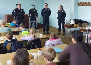 Pančevački mališani posetili policiju (FOTO)