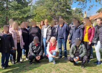 SBPB Kovin: Stručni tim Dnevne bolnice sa korisnicima na grupnoj terapiji u prirodi