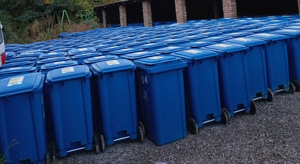 JKP Higijena: Podela posuda za izdvajanje ambalažnog otpada u Dolovu