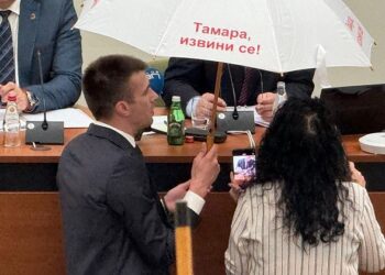 Tešić: SNS performansom odgovorila na uvrede – Maksić mora javno da se izvini!
