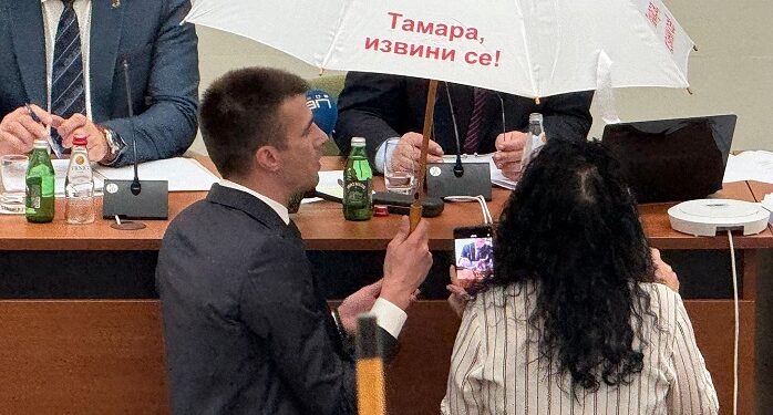 Tešić: SNS performansom odgovorila na uvrede – Maksić mora javno da se izvini!