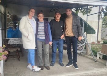 Pokrajinski poslanik i vd direktorka Centra za socijalni rad Opovo u poseti starijim građanima