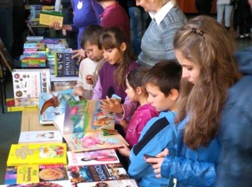 Kovin: Sajam knjiga i dan čitanja u Zmajevoj školi