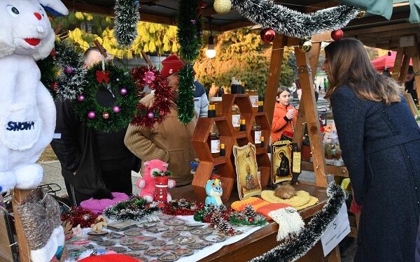 Praznični duh u Kovinu: Održana manifestacija „Novogodišnja čarolija“