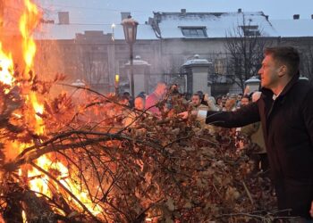 Gradonačelnik Stevanović: Srećni i od Boga blagosloveni Badnji dan i Badnje veče!
