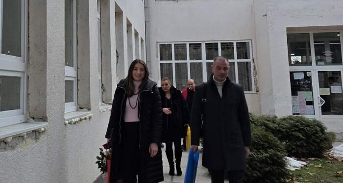 Rukovodstvo Opštine Kovin u obilasku završnih radova na zameni stolarije u osnovnim školama u Gaju i Mramorku