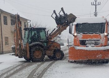 Zimska služba „Kovinskog Komunalca“ spremno dočekala prve snežne padavine