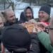Članovi SNS Pančevo tradicionalno izašli po badnjak (VIDEO)