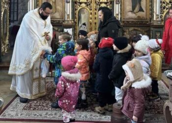Služena sveta liturgija na praznik Svetog Vasilija Velikog u hramu Svetog Arhangela Gavrila u Sefkerinu