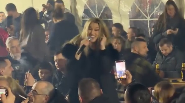 Spektakl Rade Manojlović na Slaninijadi u Kačarevu