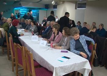 Čašica za kobasice i divno vino, uz poetiku muzike
