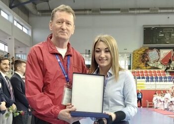Draganu Vukeliću plaketa Karate Saveza Vojvodine za 50 godina uspešnog rada