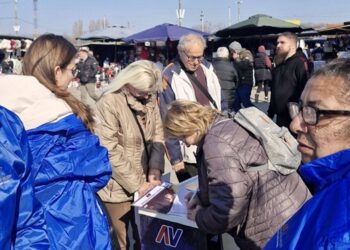 Uvek sa narodom: Aktivisti SNS razgovarali sa građanima Pančeva