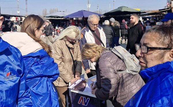 Uvek sa narodom: Aktivisti SNS razgovarali sa građanima Pančeva