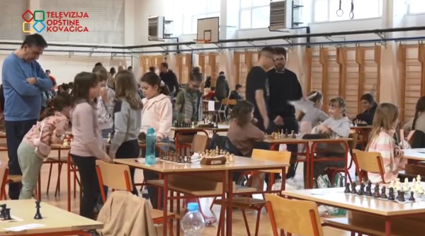 Šahovski spektakl u Crepaji: Takmičenje 250 mladih umova