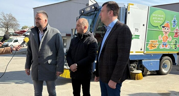 „Gradska čistoća“ ponovo donirala svoja vozila- ovoga puta JKP „Bukulja“ u Aranđelovcu