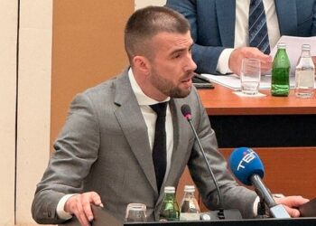 Tešić „obrisao pod“ sa opozicijom na Skupštini grada Pančeva (VIDEO)