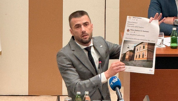 Tešić i Božić dokazali blokadersku manipulaciju: Mi brinemo o Gimnaziji, oni hoće da je iskoriste (VIDEO)