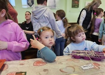 Kreativna radionica za decu i roditelje u Jabuci povodom Dana žena