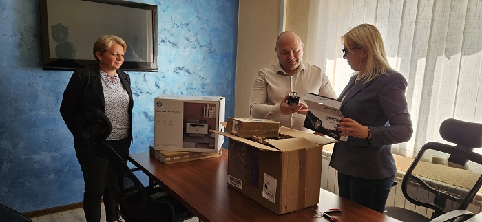 Multifunkcionalni štampač, lap top računar i lampe uručeni Policijskoj stanici u Opovu