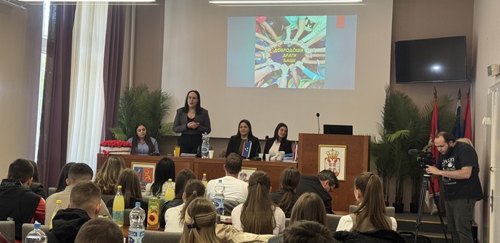 Učenici iz Kovina i Bijelog Polja posetili opštinu Kovin u okviru programa „Superškola – Ideas in Motion“