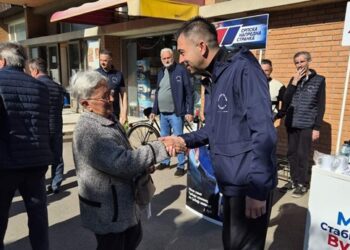 Razgovor sa građanima u Sefkerinu: Održan štand Opštinskog odbora Srpske napredne stranke Opovo
