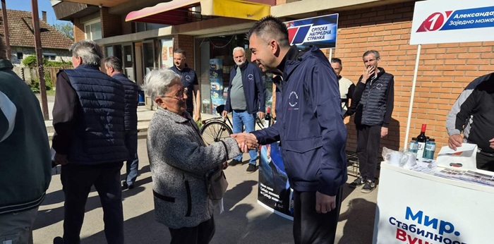 Razgovor sa građanima u Sefkerinu: Održan štand Opštinskog odbora Srpske napredne stranke Opovo