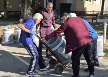 Nove kante za smeće postavljene u centru Sefkerina