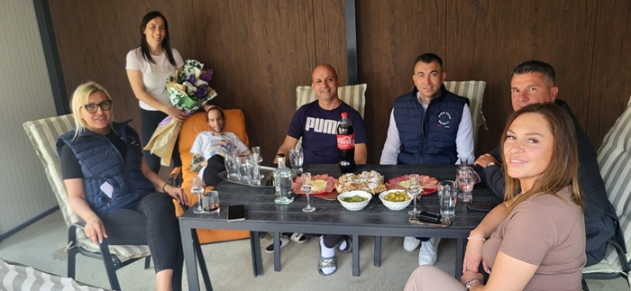 Porodica kao stub društva: Simin Dajmanov, Tasić i Ginculj u Sefkerinu