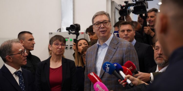 Vučića u Pančevu dočekalo više od 4.000 ljudi: Beskrajna zahvalnost, mnogo vas volim, a uskoro se spremite, Srbija pobeđuje!
