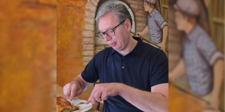 Predsednik Vučić svratio u pekaru u Crepaji: „Burek je super!“