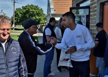 Tokom vikenda Opštinski odbor SNS Opovo održao štandove u Barandi i Sakulama