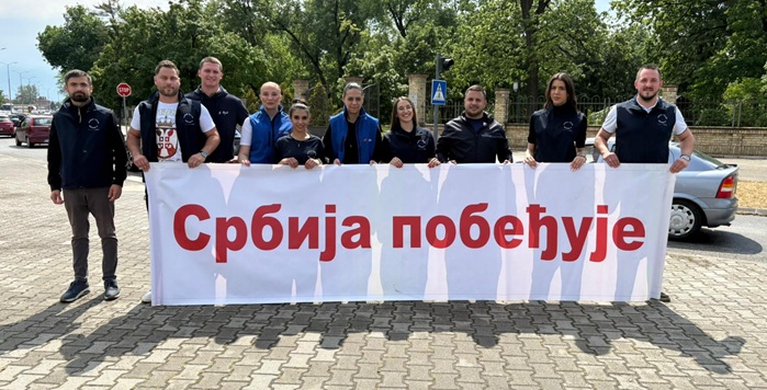 SRBIJA POBEĐUJE! Omladina SNS Pančevo uputila jasnu poruka sa ulica grada