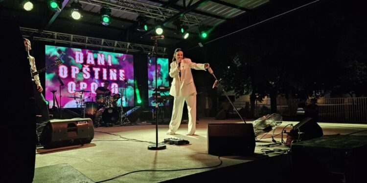 Dani opštine Opovo: Održan koncert Višnje Petrović i Petra Mitića