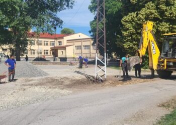 Sanirane udarne rupe u sva četiri mesta opštine Opovo i školski prilazi u Opovu i Sakulama