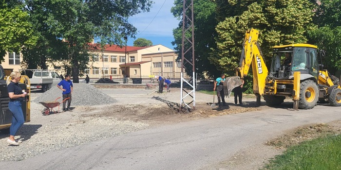 Sanirane udarne rupe u sva četiri mesta opštine Opovo i školski prilazi u Opovu i Sakulama